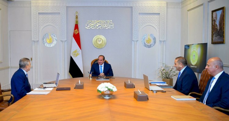 السيسي يؤكد ضرورة مواصلة العمل على توطين صناعة الوحدات البحرية