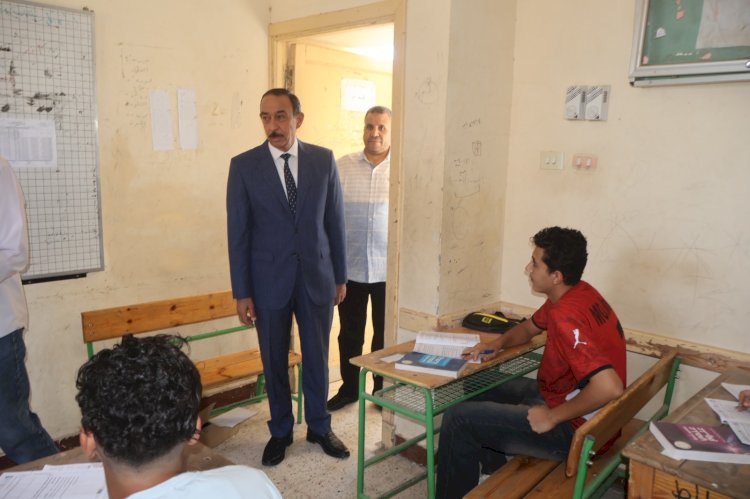 محافظ سوهاج يتفقد لجان الامتحانات بمدرستي محمد فريد وجمال الغيطاني بجهنية