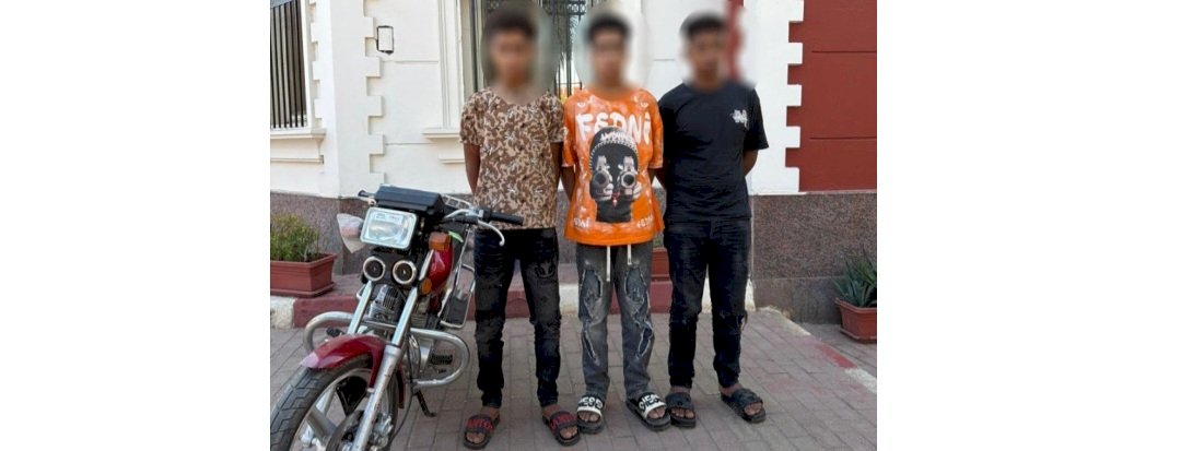 كشف ملابسات فيديو قيام 3 عمال يستقلون دراجة التحرش بالفتيات بالقليوبية