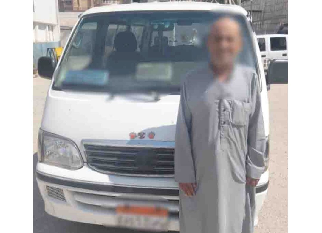 التحفظ على سيارة وإتخاذ إجراءات قانونية ضد السائق لقيامه بضرب  راكب مسن  بالبحيرة