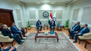 وزير البترول يبحث مع الرئيس التنفيذي لاباتشي خطط الاستكشاف والإنتاج بالصحراء الغربية