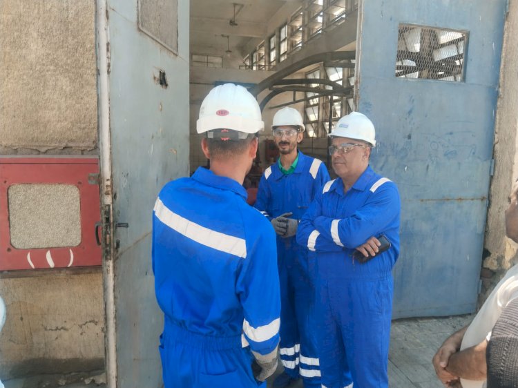 الرئيس التنفيذي لهيئة البترول يزور مستودع شاوة بالمنصورة