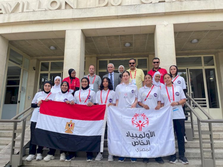 "مايا" تتابع عروض منتخب مصر لكرة القدم الموحدة للسيدات في بطولة كأس العالم للأولمبياد الخاص بباريس