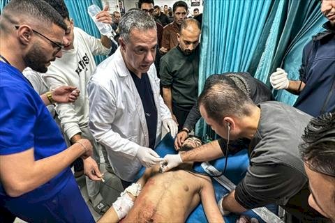 مظاهرة في فرنسا للإفراج عن الدكتور حسام أبو صفية من سجون الاحتلال