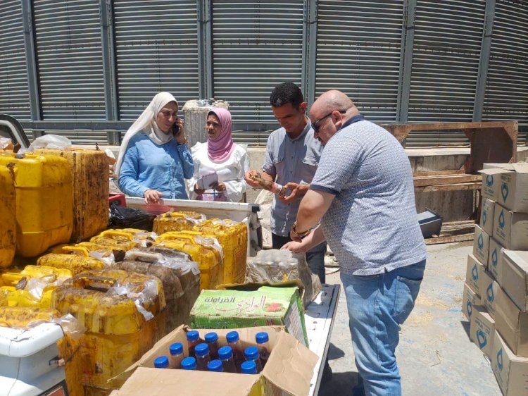 ضبط 900 لتر زيت طعام غير صالح خلال حملات تموينية بمراكز كفرالشيخ