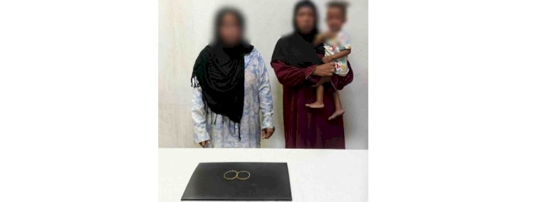 نكشف فيديو قيام سيدتين بسرقة مشغولات ذهبية من داخل محل بأسوان