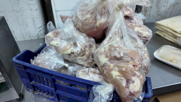 مديرية التموين بكفرالشيخ تضبط أكثر من نصف طن دواجن مجهولة البيانات !