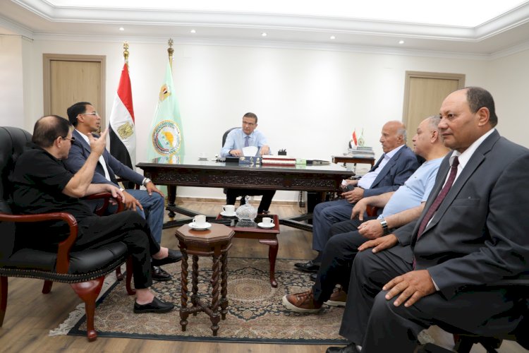 وزير الزراعة يلتقي "منتجي الدواجن" لبحث آليات تطوير الصناعة ودعم المربين