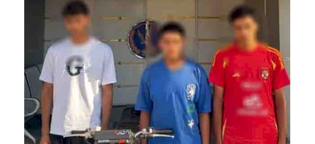 نكشف فيديو إصطدام دراجة نارية يستقلها 3 أشخاص بفتاة بالغربية