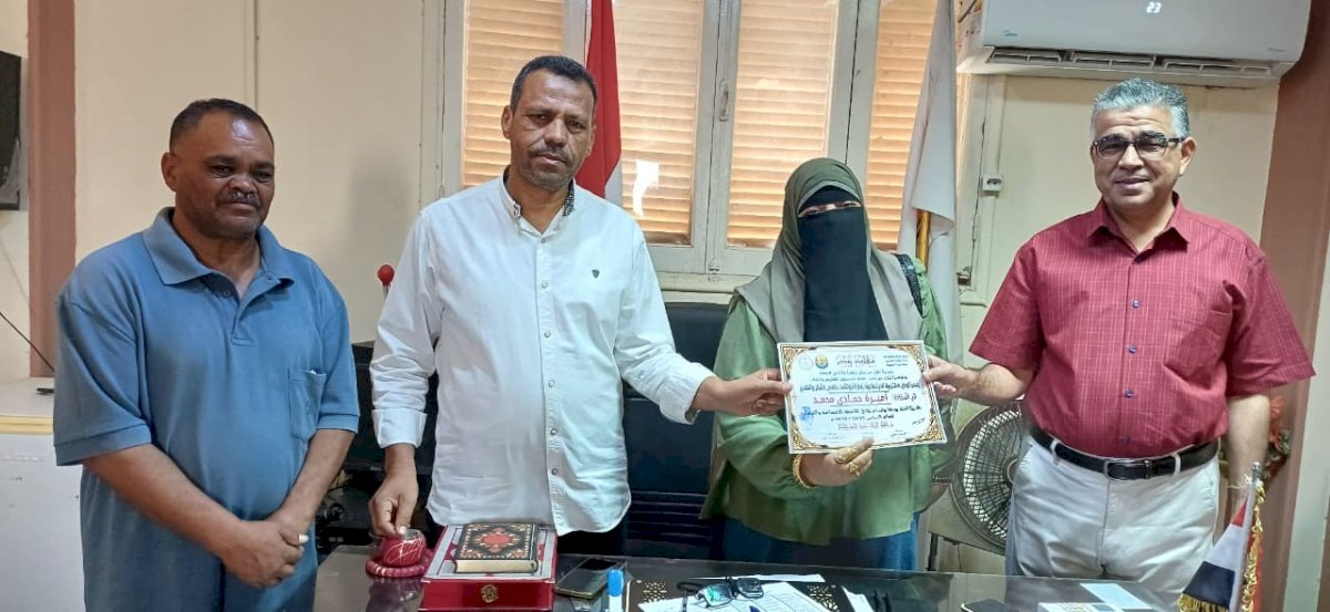 مدير تعليم أبوتشت يكرّم فريق التربية الاجتماعية ويشيد بجهودهم