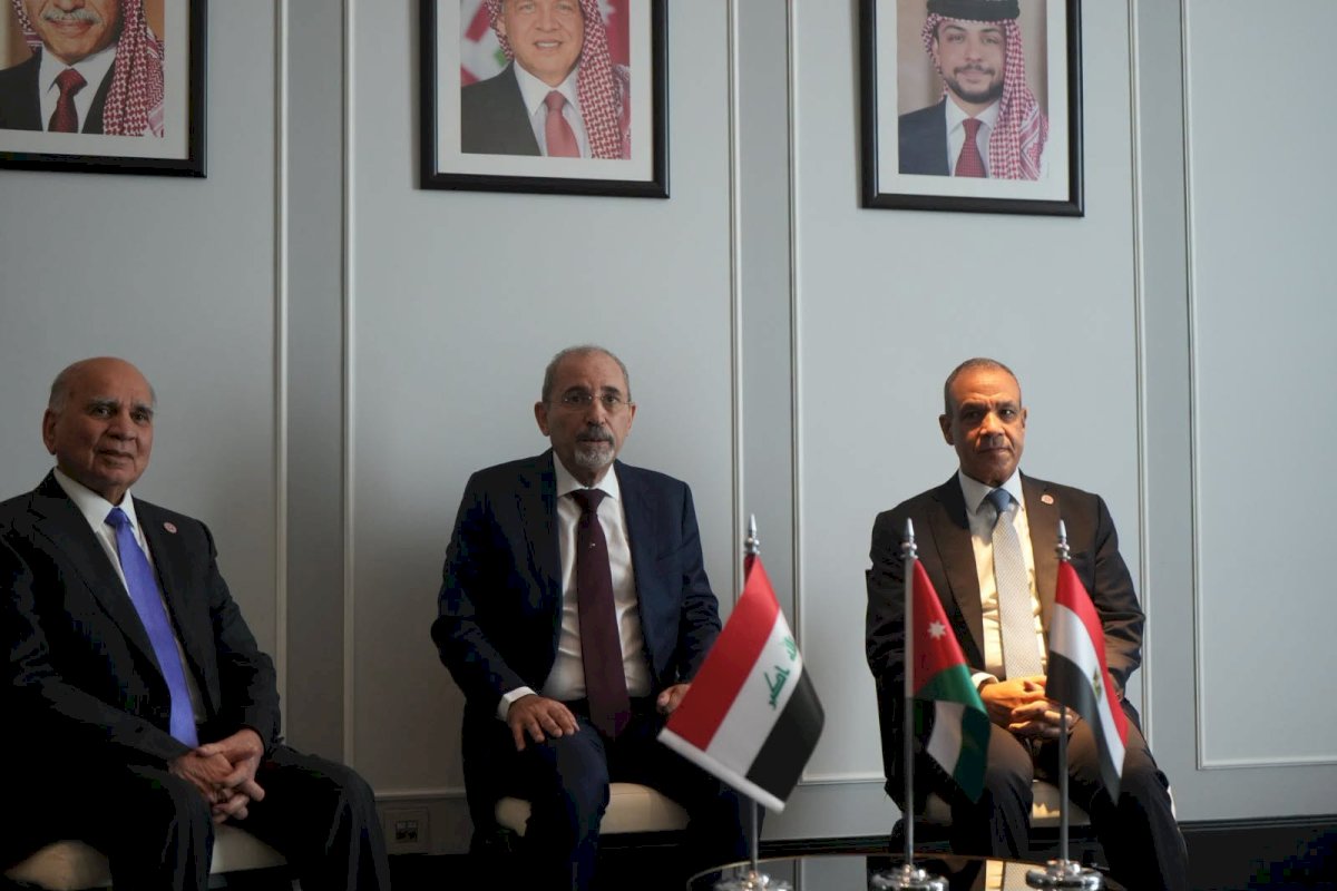 وزير الخارجية يشارك في اجتماع آلية التعاون الثلاثي بين مصر والأردن والعراق