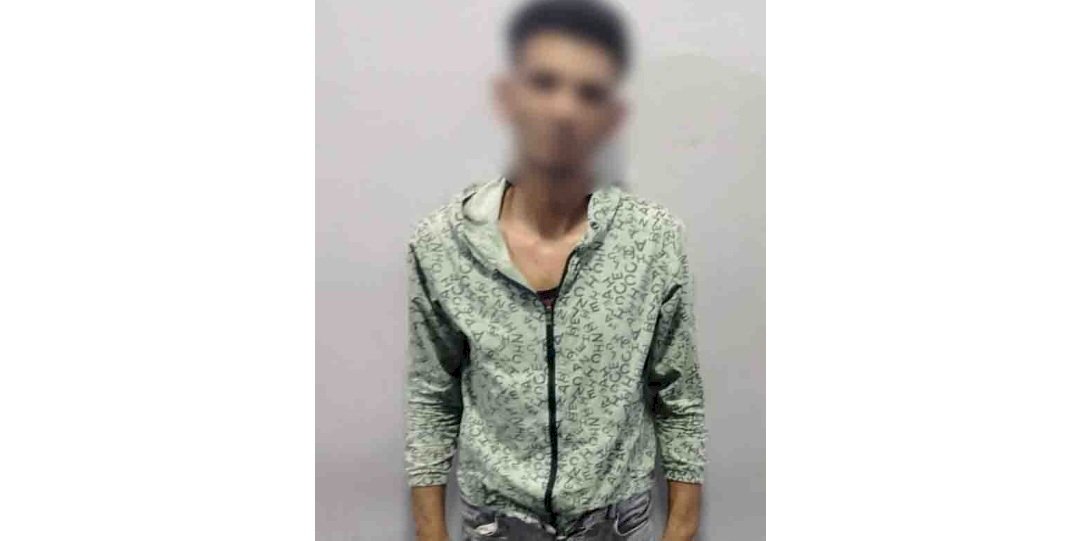 النيابة تحقق في فيديو قيام عاطل بالتعدى بالضرب على طالب داخل محل عمله بالسويس