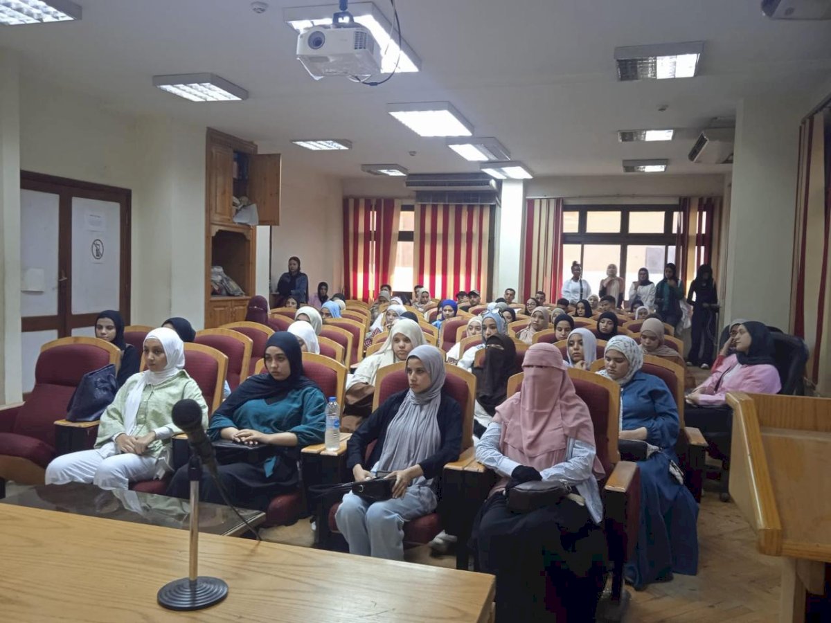 "الزراعة" تكنولوجيا الأغذية يؤهل 90 طالبًا من جامعة 6 أكتوبر التكنولوجية لسوق العمل