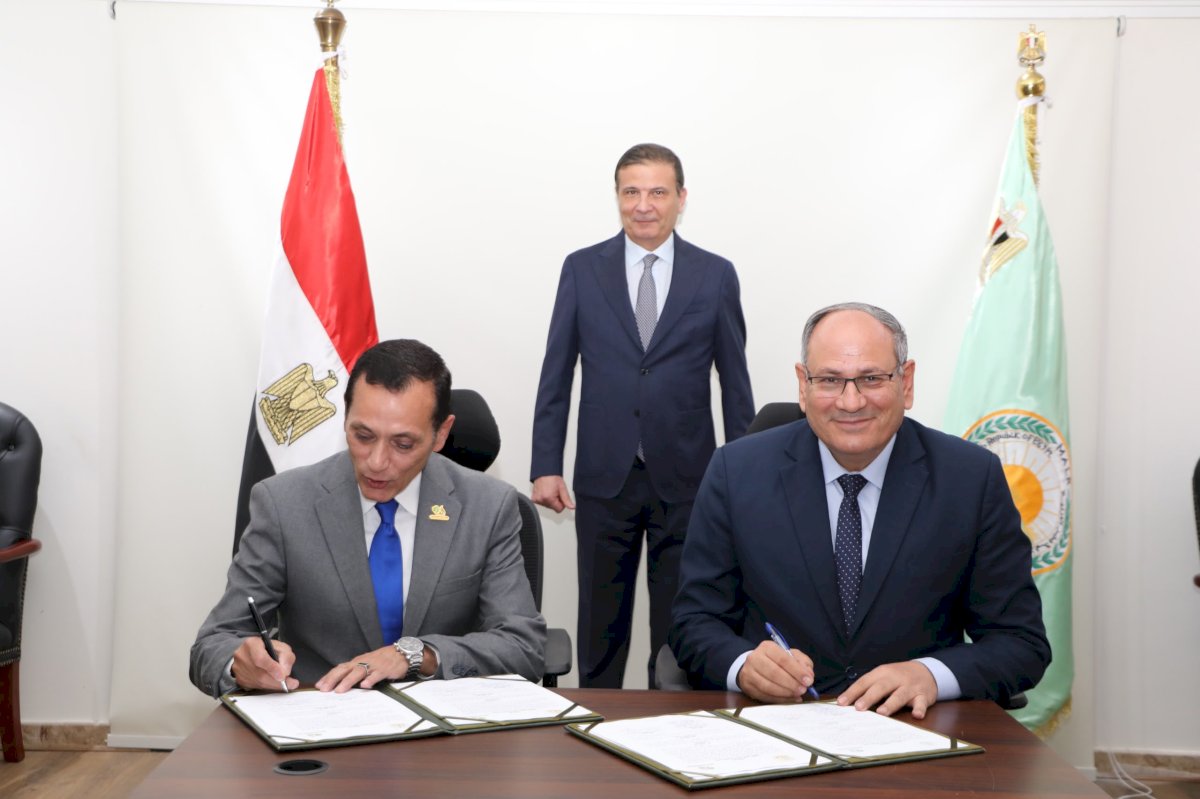 وزير الزراعة يشهد توقيع اتفاق بين "الريف المصري الجديد" و"مركز البحوث الزراعية"