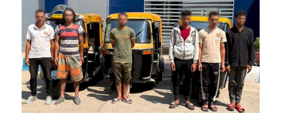 نكشف فيديو قيام سائقي  3 مركبات "توك توك" باداء حركات إستعراضية بالشرقية