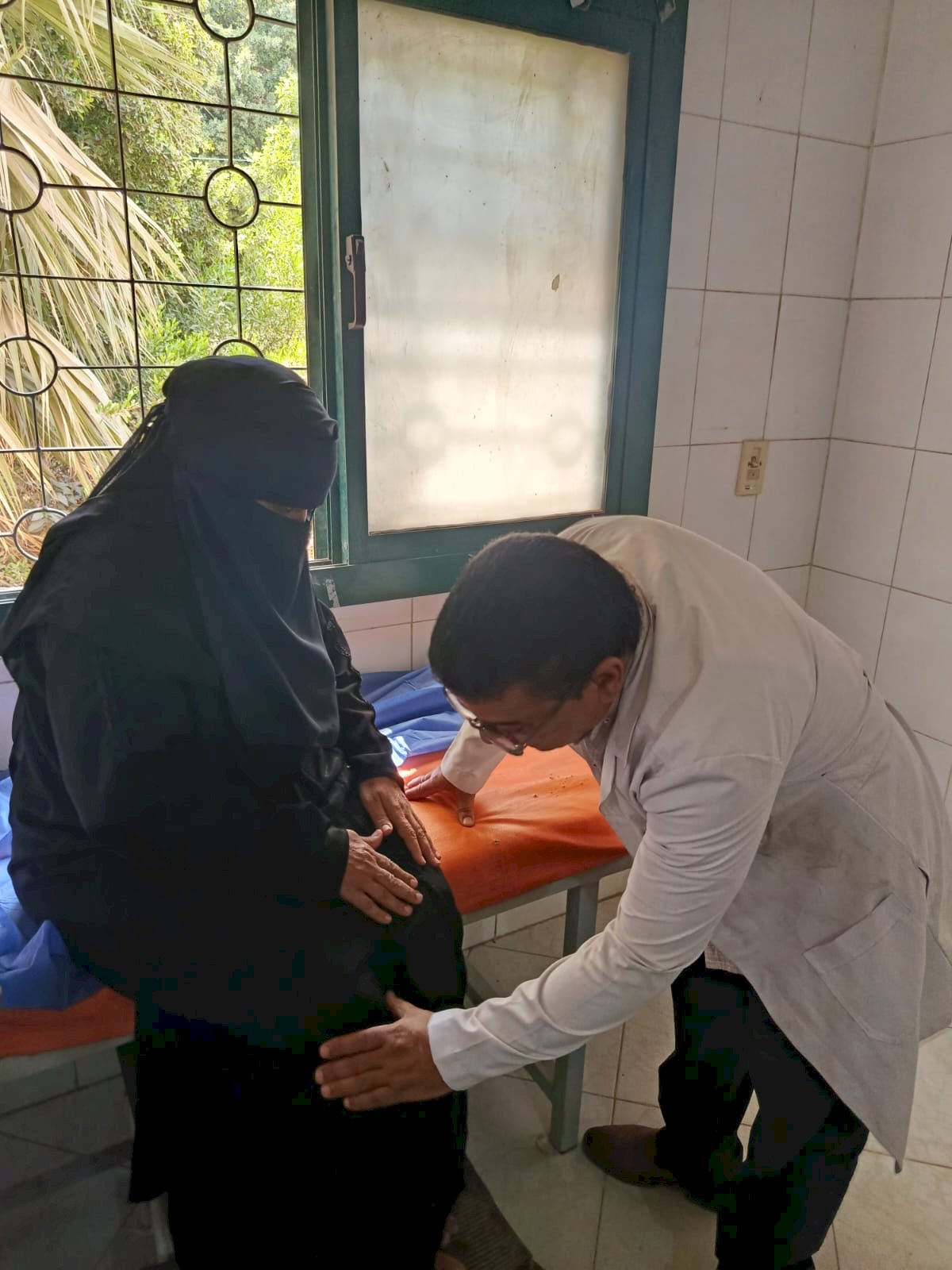 الكشف على 614 مواطن بالقافلة الطبية بقرية حجازة قبلي بمركز قوص