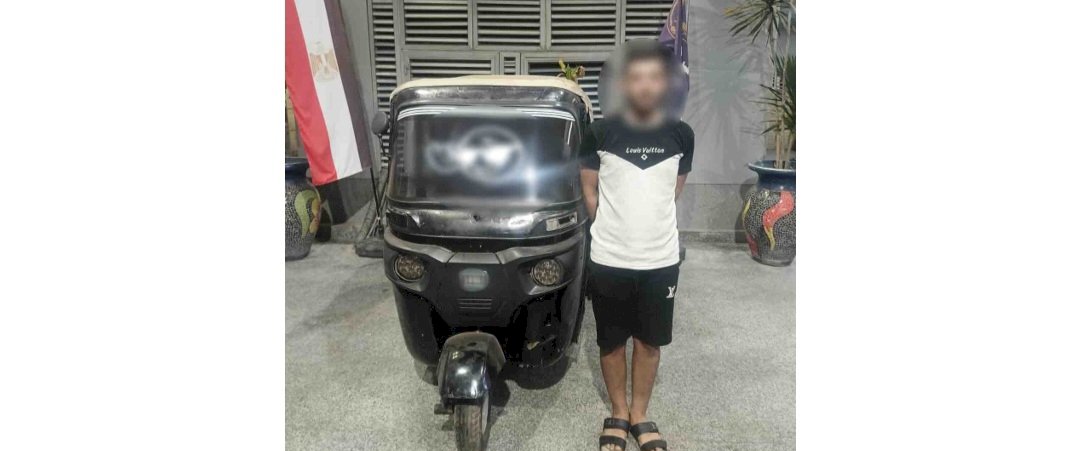 نكشف فيديو تضرر طالبة من سائق"توك توك " لقيامه بمحاولة سرقة حقيبتها بالغربية