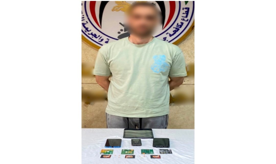 ضبط المتهم بإنتحال صفة موظف بأحد تطبيقات التسويق الإلكترونى للنصب علي المواطنين بالشرقية