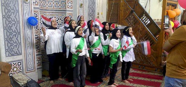 الاوقاف:  توزيع جوائز البرنامج الصيفي لحفظة القرآن الكريم بمسجد الفتح بطهطا بسوهاج