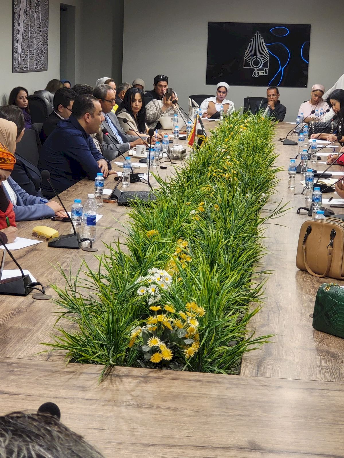 أمين عام حزب صوت الشعب يشارك بمناقشة قانون الإدارة المحلية بمقر حزب الوعي