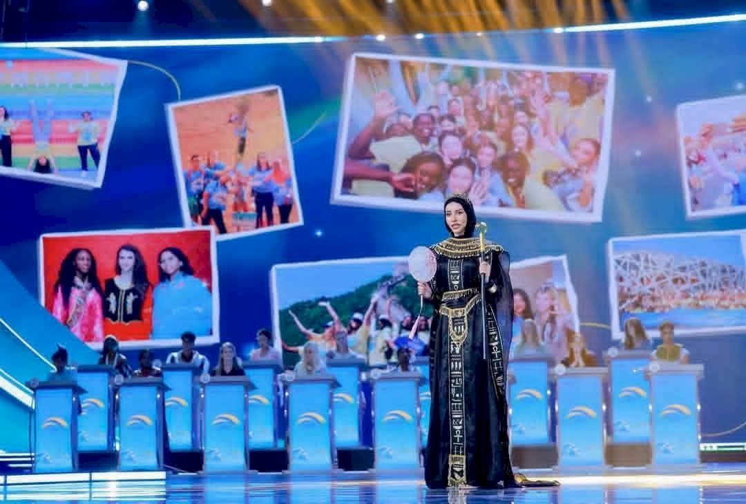 طالبة من جامعة عين شمس تحصد المركز الأول عالميًا في المسابقة الدولية لجسر اللغة الصينية