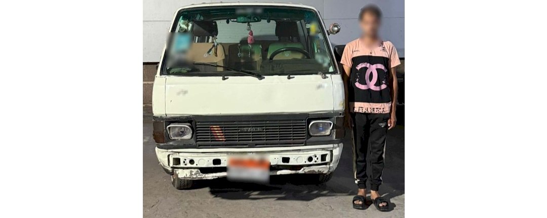 النيابة تحقق مع سائق لقيامه بتعاطي المخدرات في الطريق العام بالغربية