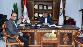 محافظ قنا يستقبل وكيل وزارة الصحة الجديد