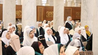 وزير الأوقاف يلتقي واعظات الوزارة بمسجد السيدة زينب -رضي الله عنها