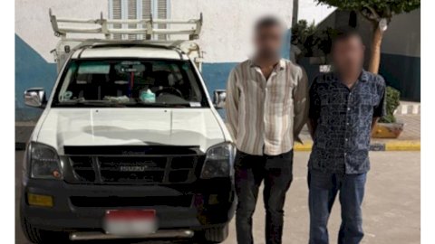 نكشف فيديو قيام مالك مصنع بالتعدي بالضرب علي عامل واجباره علي ركوب سيارة بالجيزة