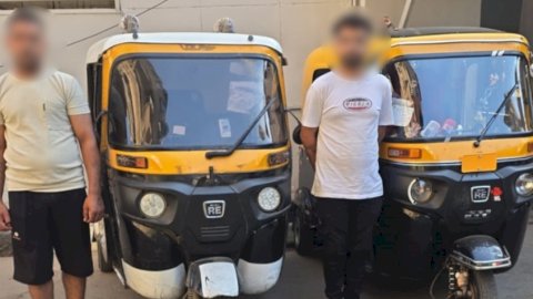نكشف فيديو قيام سائقي "توك توك" بالسير عكس الإتجاه أعلى أحد الكبارى بالزيتون بالقاهرة