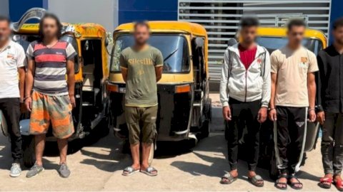 نكشف فيديو قيام سائقي  3 مركبات "توك توك" باداء حركات إستعراضية بالشرقية