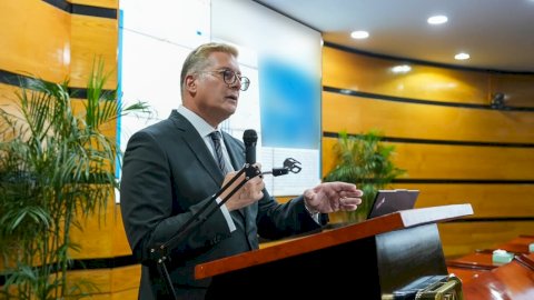 وزير البترول يناقش مع رؤساء الشركات العالمية والمصرية الانشطة المختلفة خلال الخمس سنوات القادمة