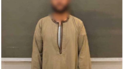 ضبط عامل لقيامه بإدارة صفحة  للترويج لبيع  الأسلحة البيضاء باسيوط
