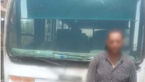 اعرف سبب التحفظ علي اتوبيس ميني باص السير عكس الاتجاه بالقاهرة