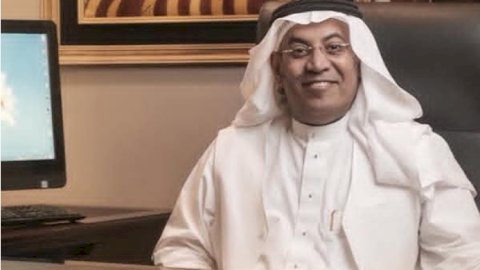 مصطفى بن محمد القرشي يتوج بجائزة «الرجل الذهبي»