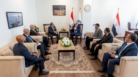 وزير البترول يبحث مع «هاليبرتون» زيادة الإنتاج بأساليب الحفر الأفقي والتكسير الهيدروليكي