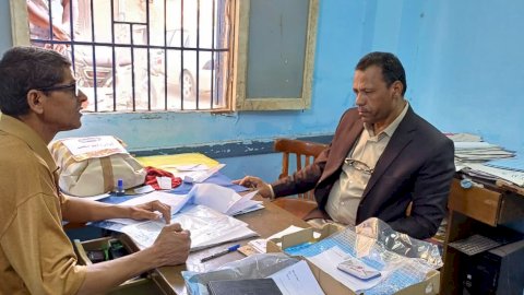 فى جولة ميدانية ..عبدالواحد يوجه بحسن معاملة الجمهور خلال تفقده شؤون طلاب أبوتشت