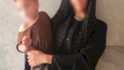 ضبط المتهمة باستغلال ابنها في التسول بالجيزة
