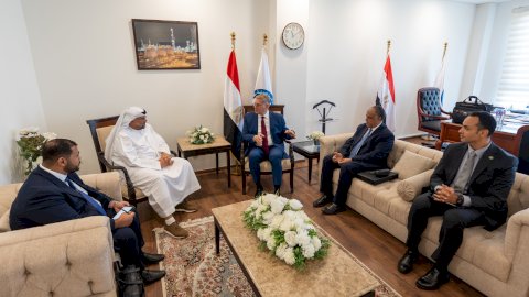 وزير البترول يبحث مع «أدنوك للحفر» زيادة إنتاج البترول والغاز في مصر