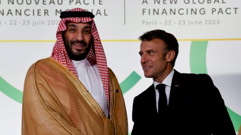 الرئيس الفرنسي وولي العهد السعودي يبحثان الأزمات الجيوسياسية