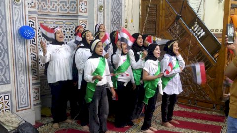 الاوقاف:  توزيع جوائز البرنامج الصيفي لحفظة القرآن الكريم بمسجد الفتح بطهطا بسوهاج