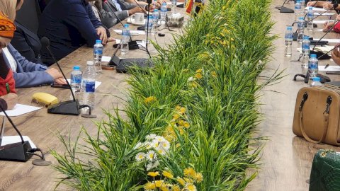 أمين عام حزب صوت الشعب يشارك بمناقشة قانون الإدارة المحلية بمقر حزب الوعي