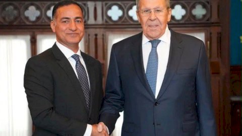 السفير المصري في موسكو يلتقي وزير الخارجية الروسي سيرجي لافروف