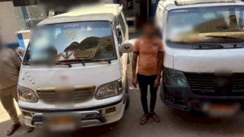 التحفظ علي سيارتي ميكروباص لامتناعهما عن تحميل الركاب بالبحيرة