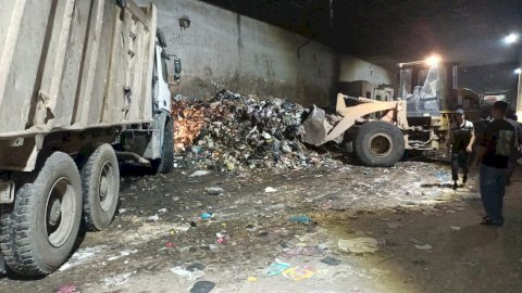 رفع مخلفات الرتش بنفق النجوم حي بولاق الدكرور بالجيزة