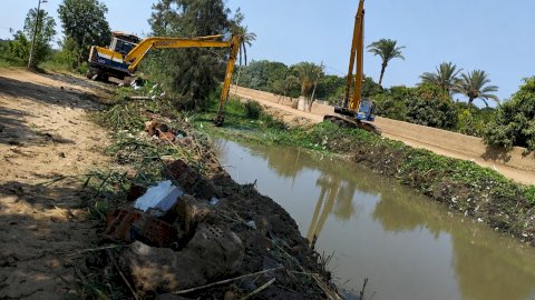 تطهير مصرف الخطارة الصغرى «الرشاح» استجابة لمطالب الأهالي