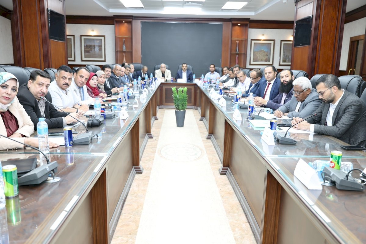 محافظ سوهاج يلتقي أعضاء الهيئة البرلمانية لمجلس النواب