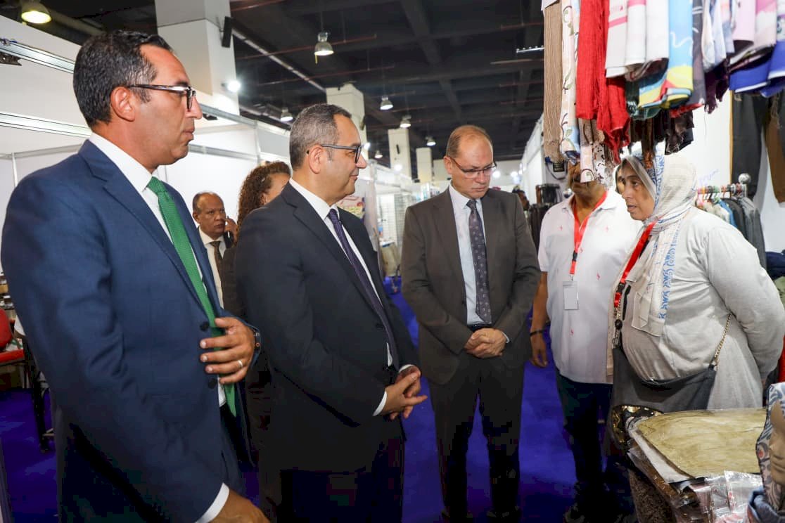 شباب جهاز تنمية المشروعات يشاركون في معرض (أهلا مدارس) ويقدمون منتجات عالية الجودة