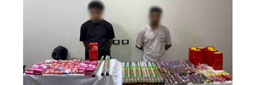 ضبط طالب ومالك مقهي لقيامهما بإدارة صفحة للترويج لبيع الألعاب النارية بالفيوم