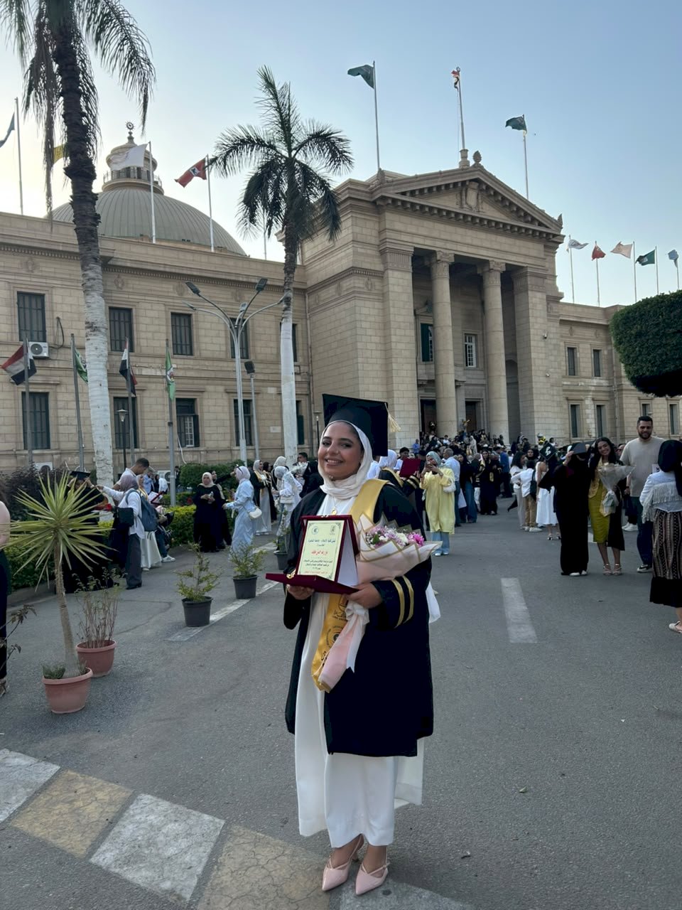 ألف مبروك تخرج نور رضا حسن من إعلام القاهرة